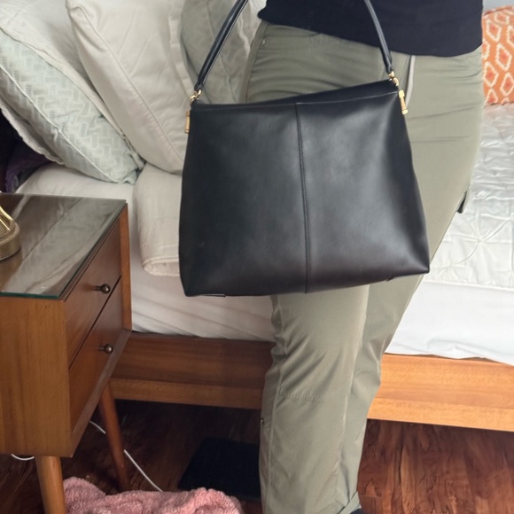 Tods Small TST Messenger zip tote bag with strap - Picture 14 of 16